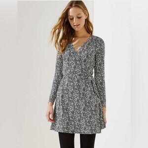 LOFT Black and White Print Long Sleeve Wrap Dress Size 2P
